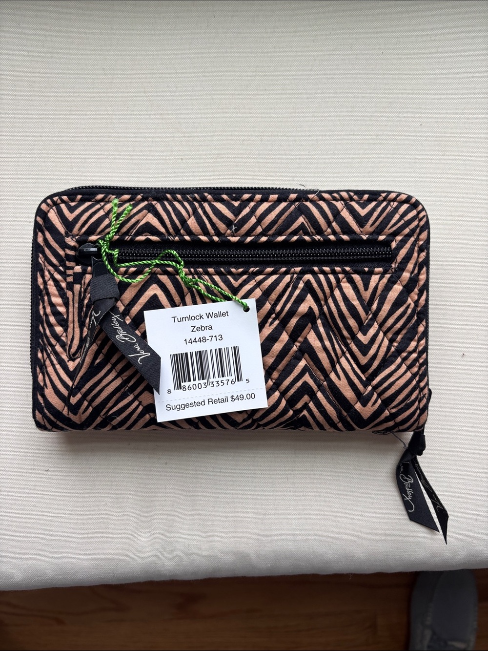 NWT Vera Bradley Turnlock wallet - Picture 2 of 6